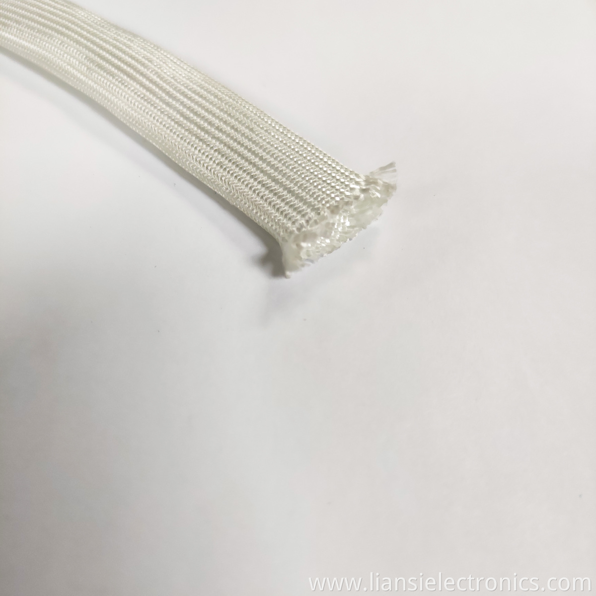 Factory Direct Shipping Oem Flexible High Temperature Satbility Wire Protection Quartz Fiber Braided Cable Sleeve3